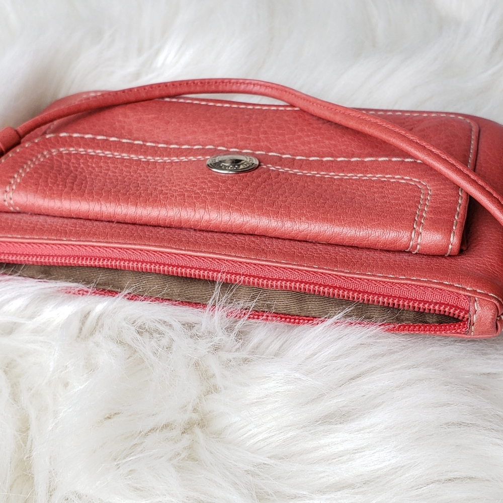 Leather COACH wristlet - Picture 3 of 3